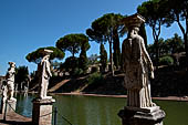 Villa Adriana - Canopo e Serapeo, uno dei complessi pi originali e spettacolari della villa.